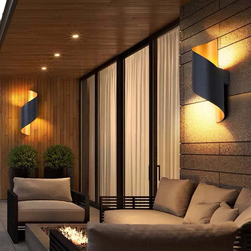 Twisted Design LED Wall Light – Contemporary Spiral Fixture