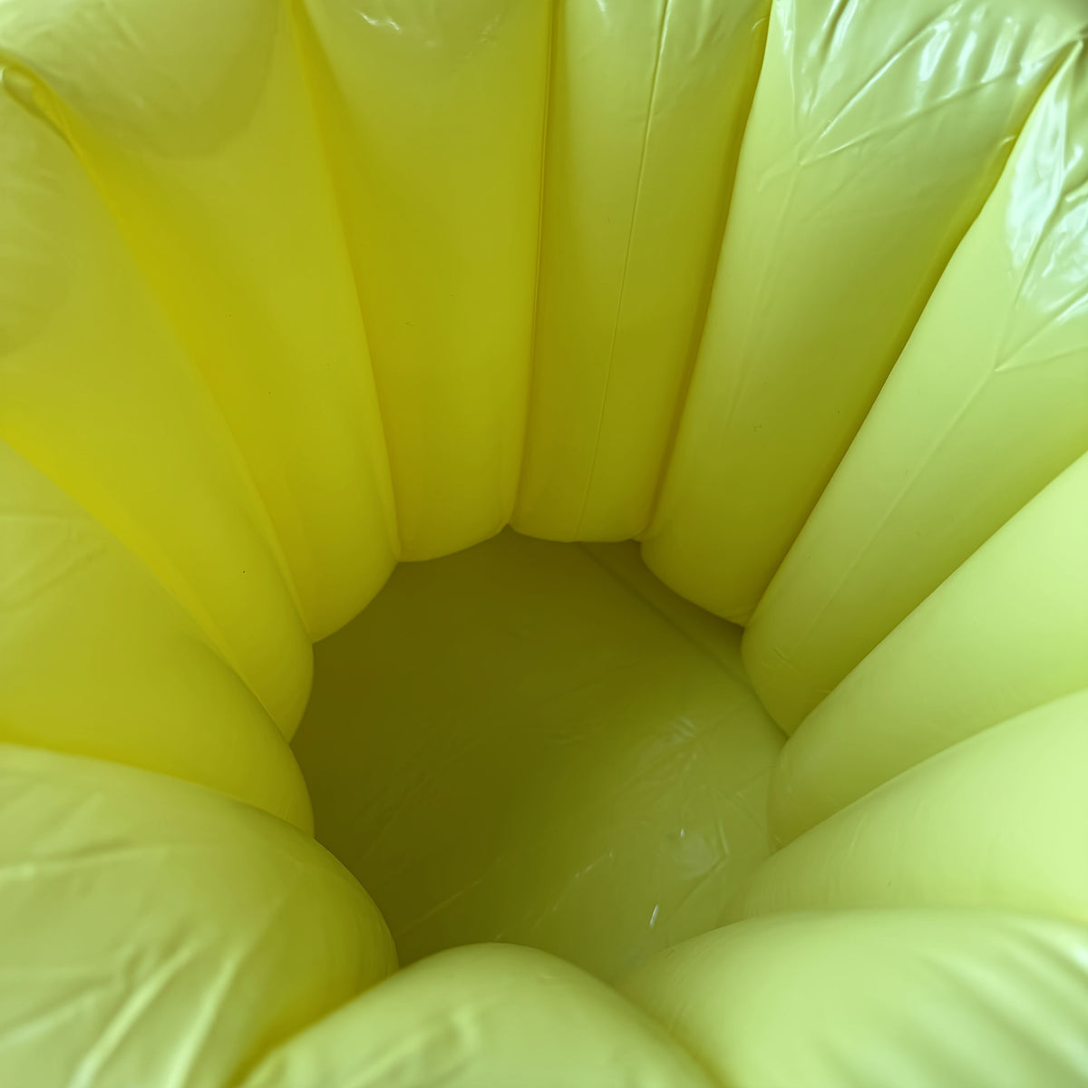 Pineapple Oasis – Inflatable Ice Bucket for Summer Fun