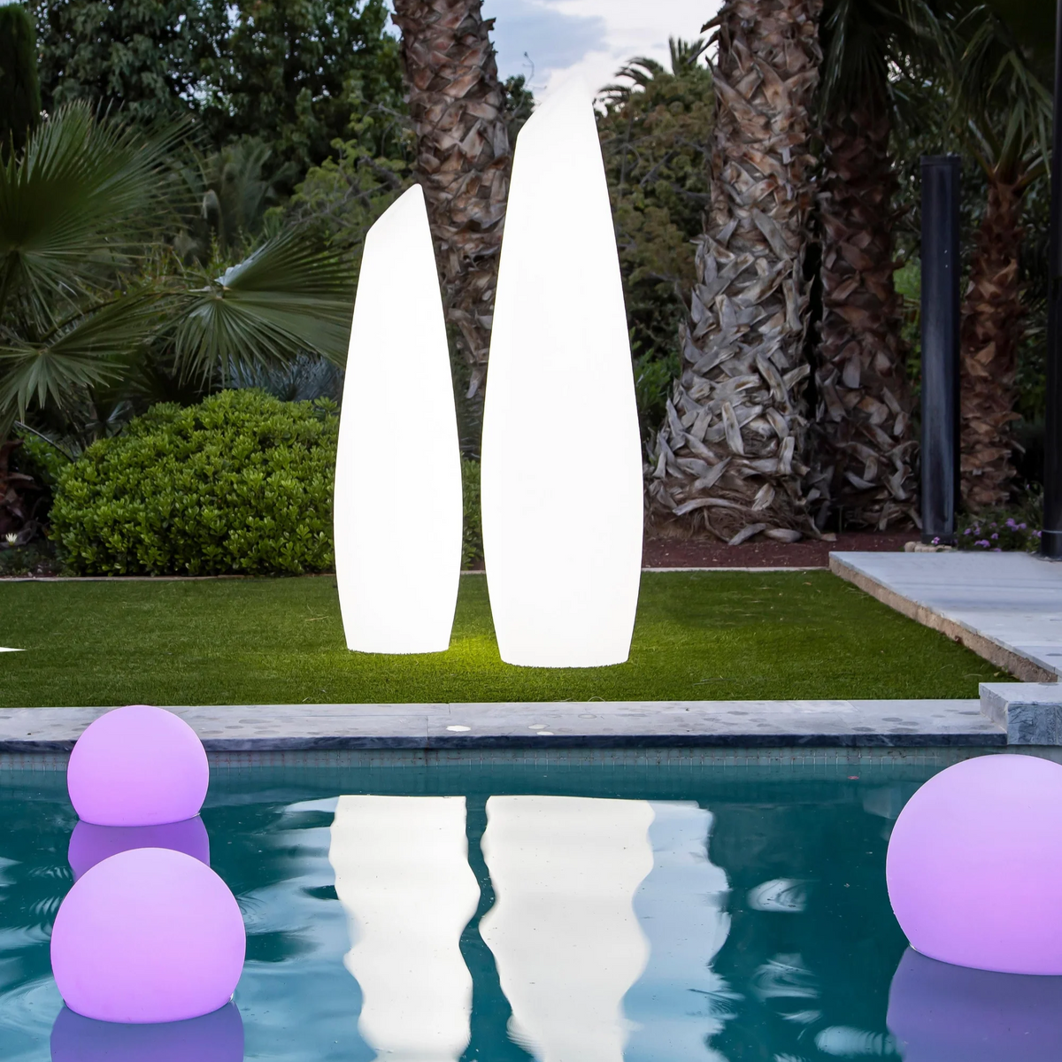 Indoor and Outdoor Wireless Mood Lighting - Sphere Design Lamp