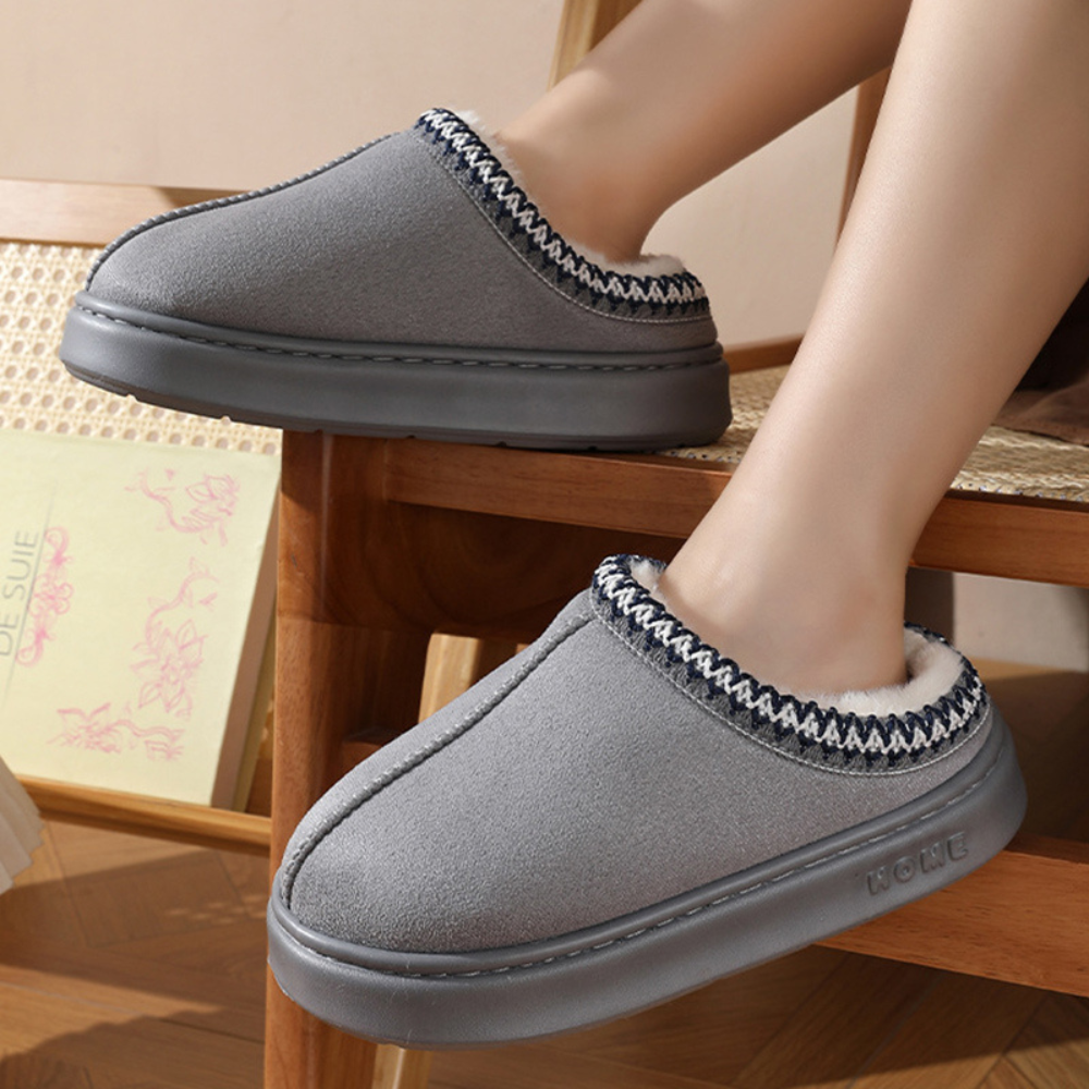 Cozy Chic Platform Slippers for Winter Comfort