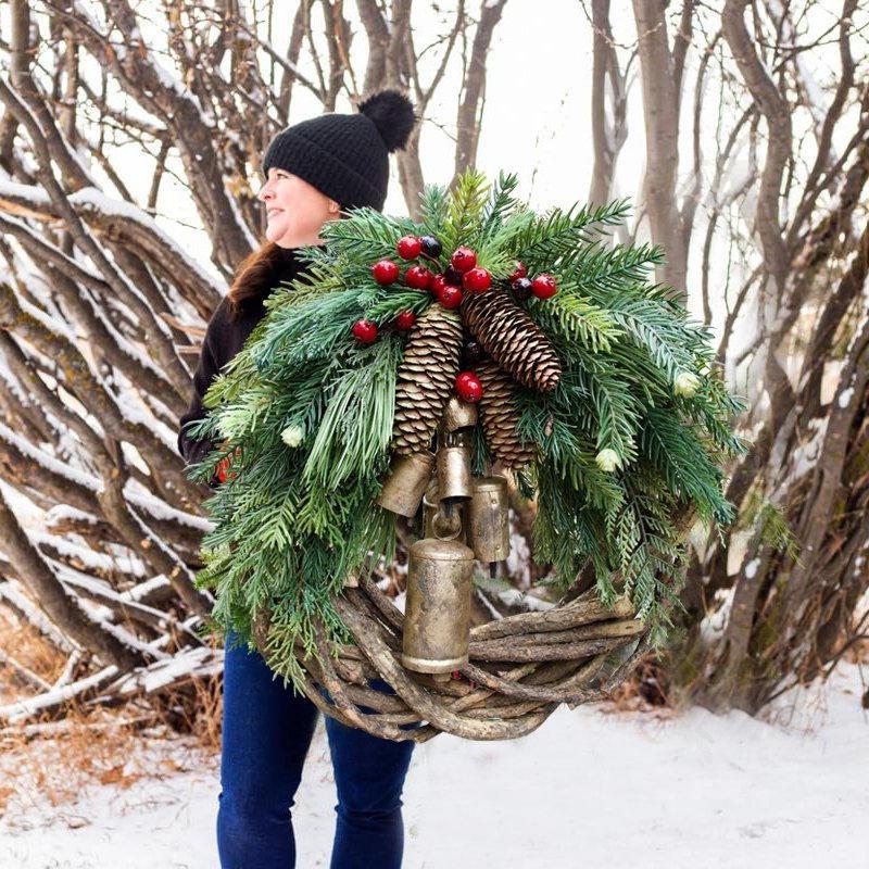 Rustic Holiday Charm Wreath for a Joyful Season