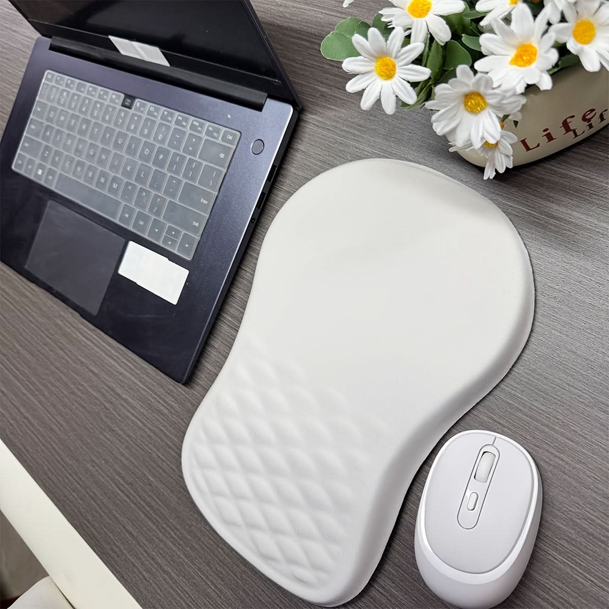 ComfortWave – Supportive Wrist Mouse Pad for Gaming & Work