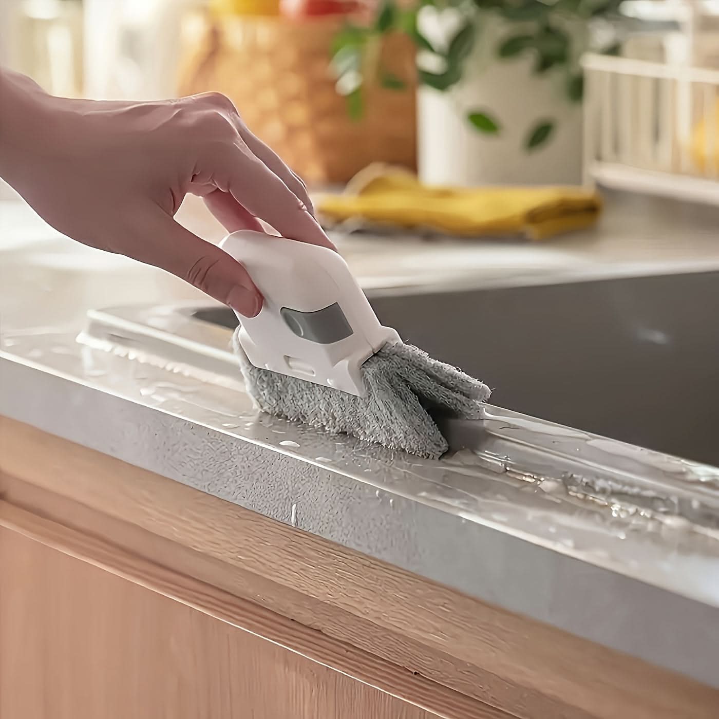 DustBuster Pro – Versatile Handheld Cleaning Brush for Every Surface