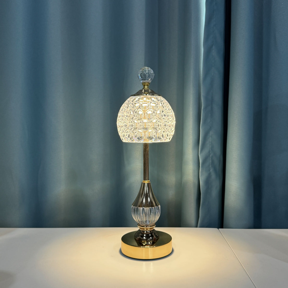 LumiTouch – Wireless Touch-Control Table Lamp