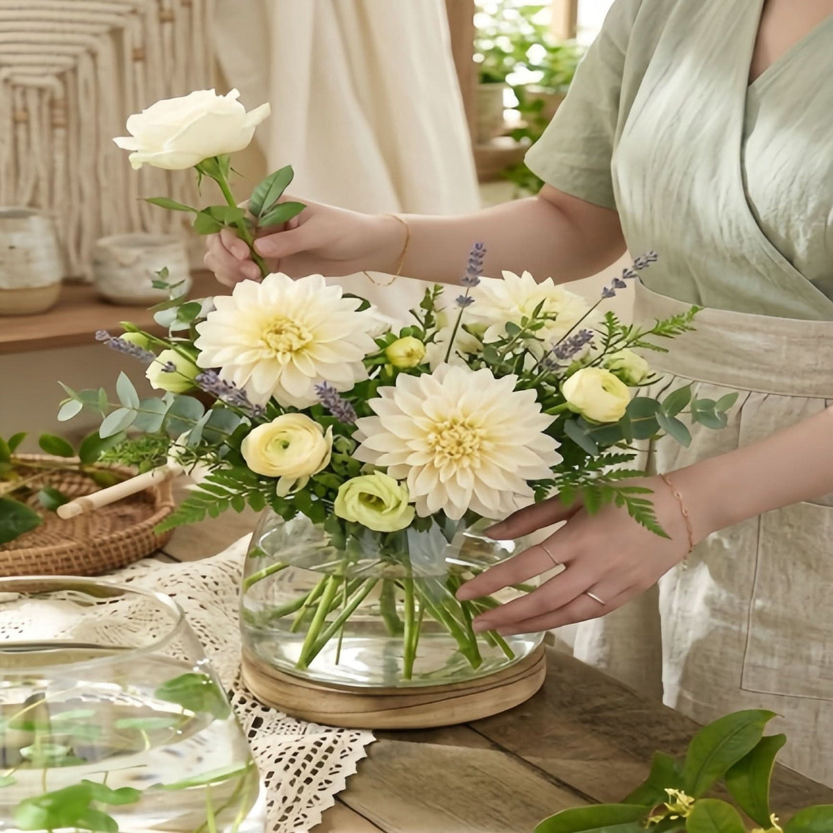 Tranquil Glass Vase with Wooden Accent for Elegant Décor