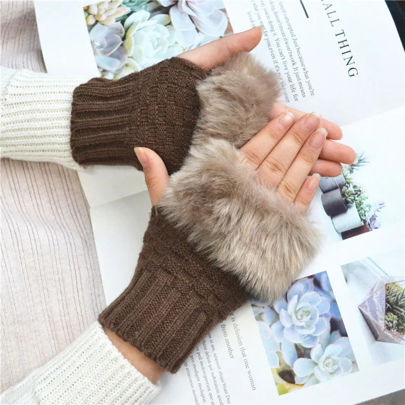 Chic Fingerless Winter Gloves with Faux Fur Trim