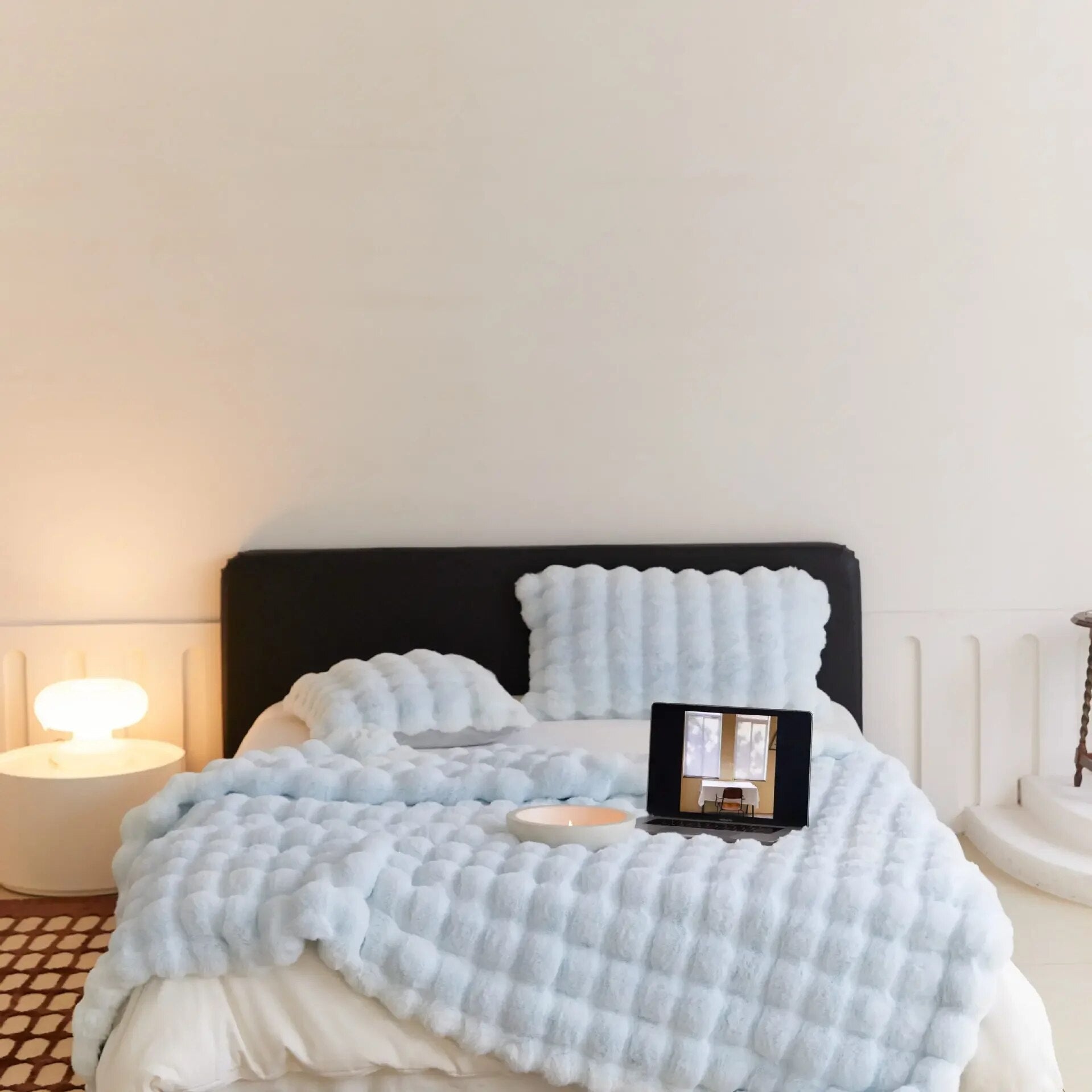 Cozy Blanket That Everyone Loves - Soft and Warm