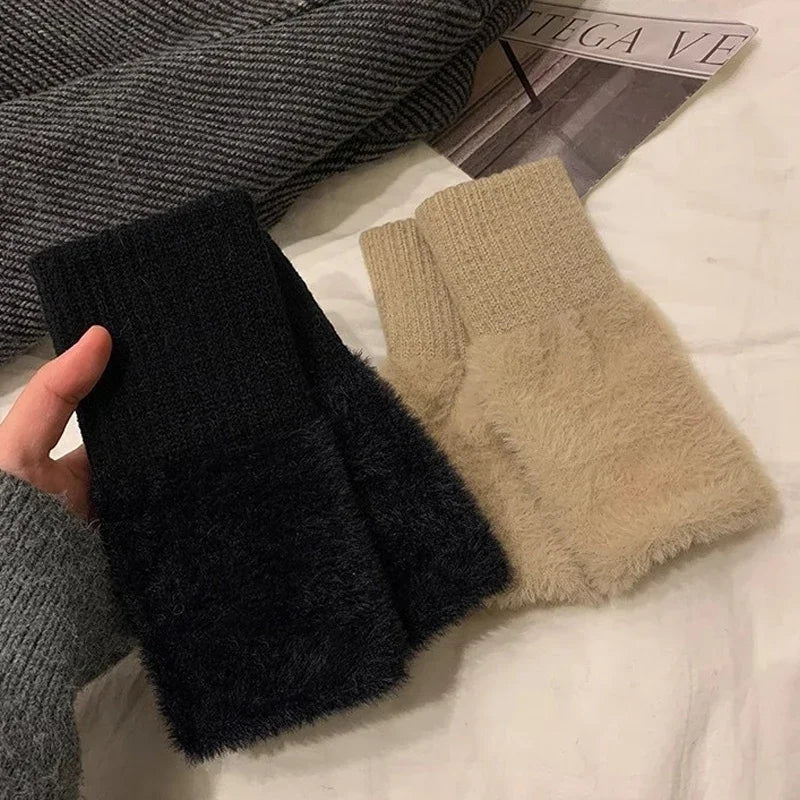 Luxurious Fingerless Gloves for Ultimate Comfort