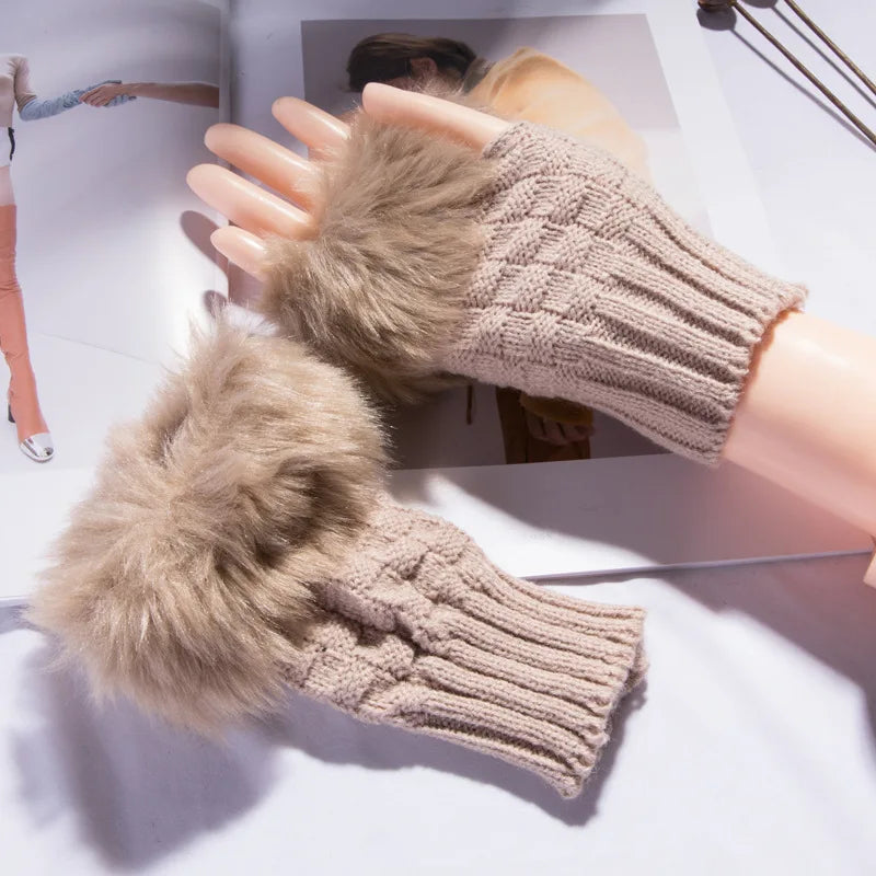 Chic Fingerless Winter Gloves with Faux Fur Trim