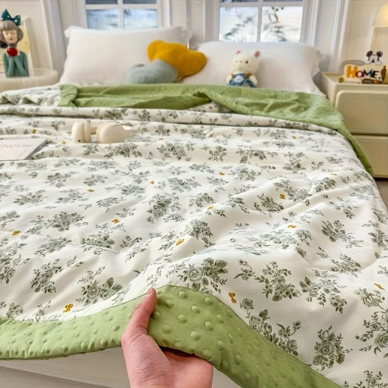 BlossomDream – Lightweight Floral Quilt for Year-Round Comfort
