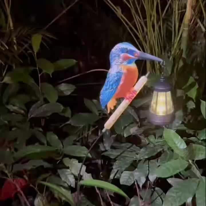 Solar Radiance – Elegant Hummingbird Hanging Garden Light