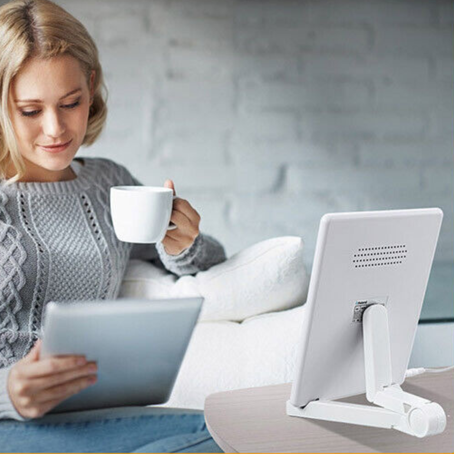 Compact Mood-Boosting Sunlight Therapy Lamp