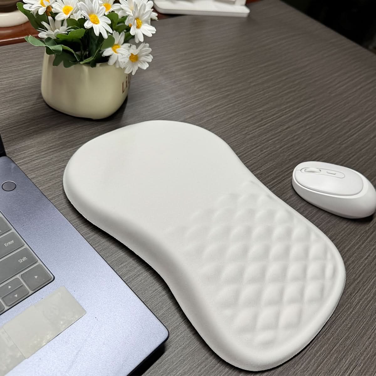 ComfortWave – Supportive Wrist Mouse Pad for Gaming & Work