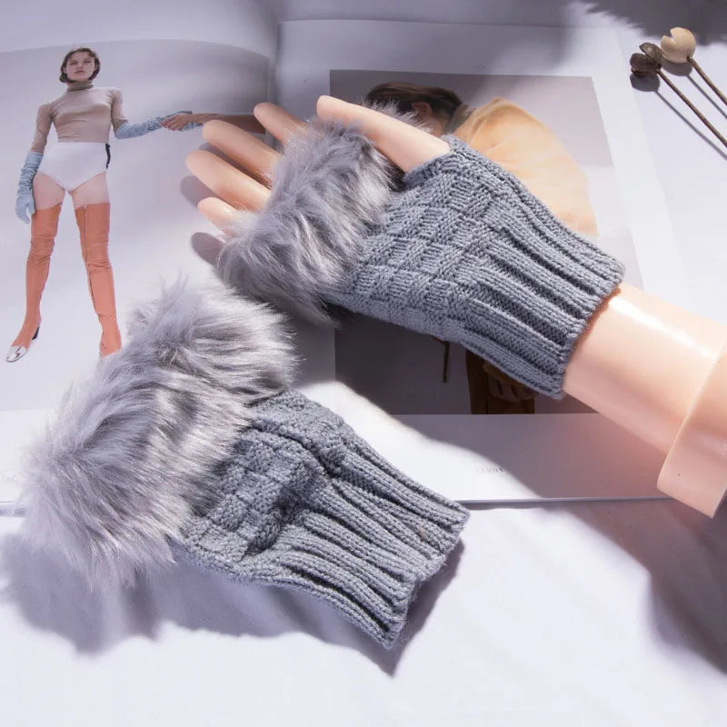 Chic Fingerless Winter Gloves with Faux Fur Trim