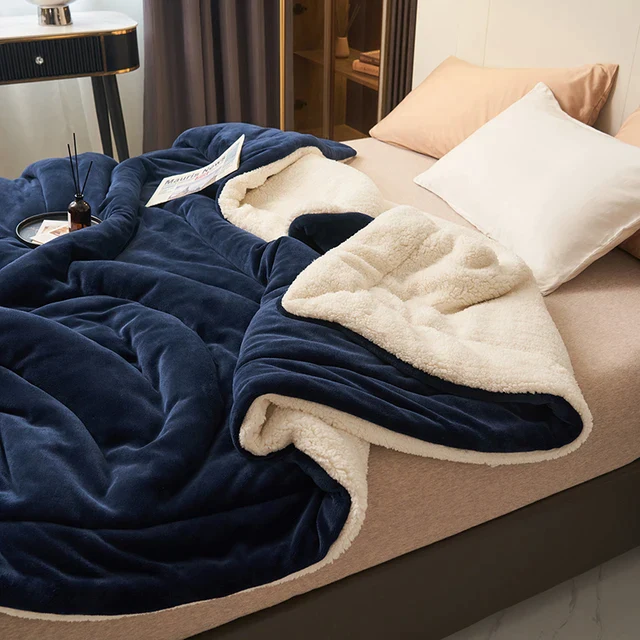 Cozy Haven – Plush Fleece Blanket for Ultimate Comfort