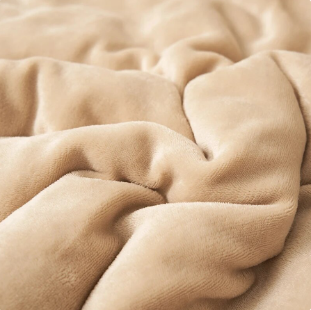 Cozy Haven – Plush Fleece Blanket for Ultimate Comfort