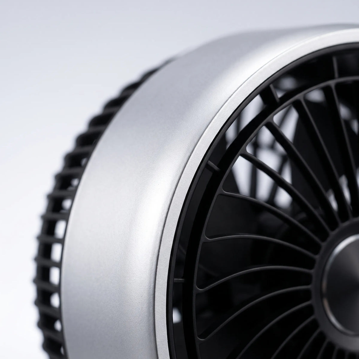 Portable Desk Fan Powered by Battery