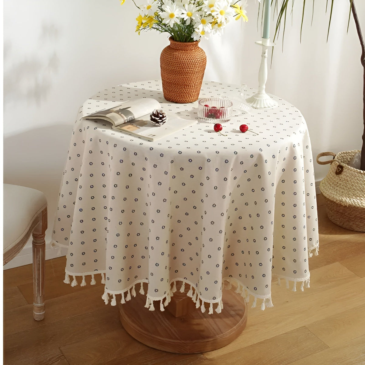 Elegant Botanical-Inspired Tablecloth with Playful Tassels