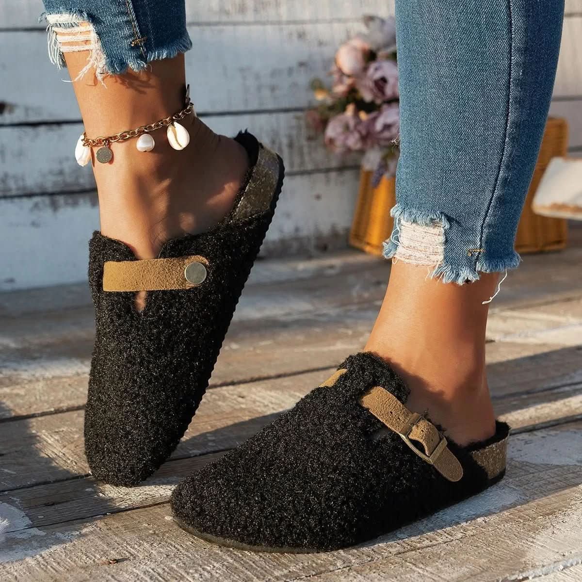 SnugFleece – Plush Indoor Mule Slippers for Winter
