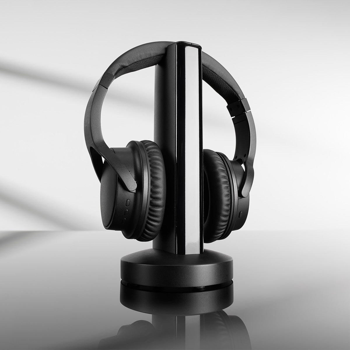 Wireless Audio Headphones for TV Enjoyment with 48.8m Range
