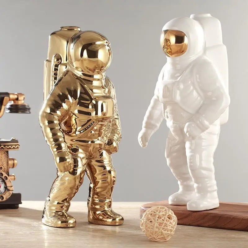 Astronaut Figurine Integrated Flower Compartment Fresh & Dried Flowers