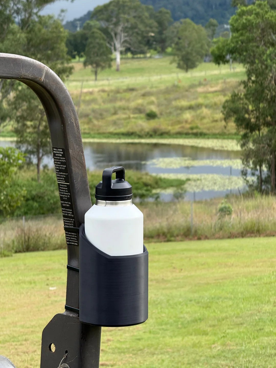 Bottle Holder Rubber-Coated Magnetic Tool-Free Mount