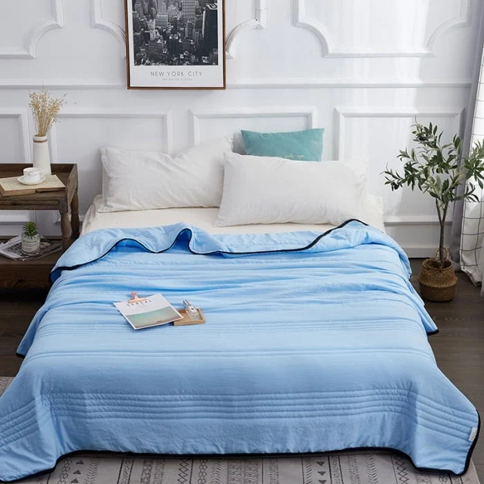 Cooling Throw Blanket Moisture-Wicking Hypoallergenic Polyester