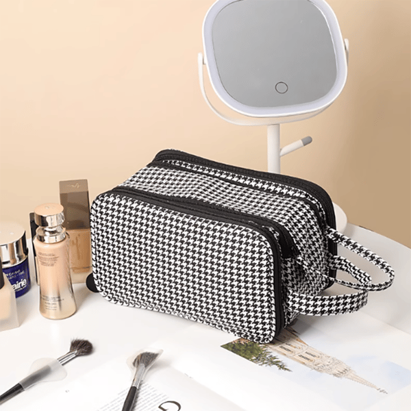 Cosmetic Bag Compartmentalized Elastic Bands & Mesh Pockets