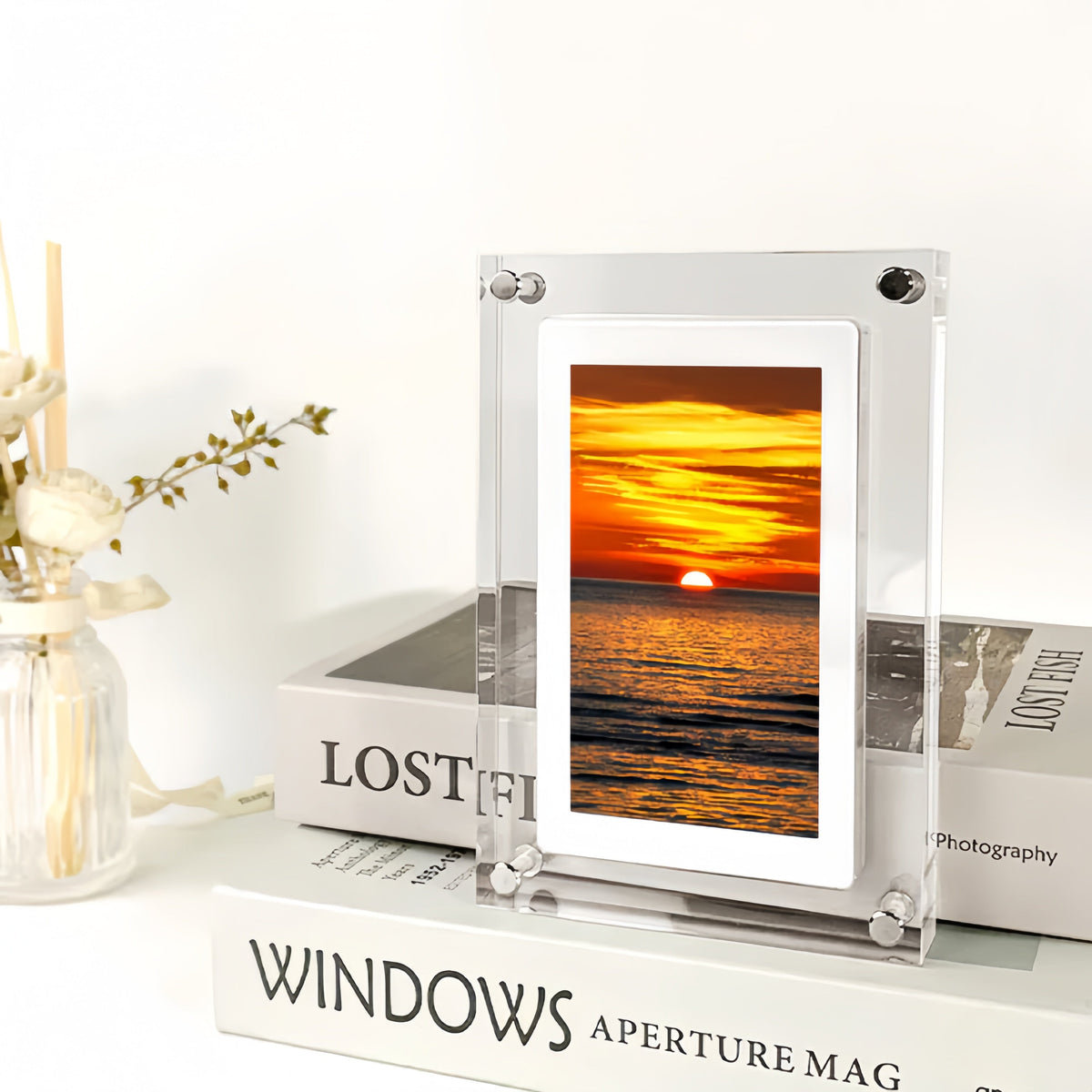 Digital Photo Frame 7 Inch HD USB-C & Wireless