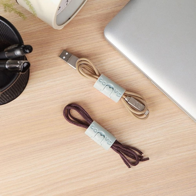Duvet Clips Double-Locking No-Hole Protects Delicate Fabrics