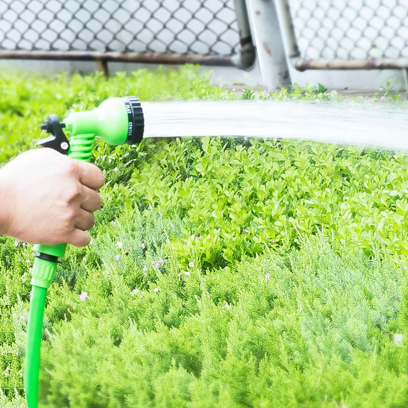 Garden Hose Expands 3x Kink-Resistant 7-Mode Nozzle