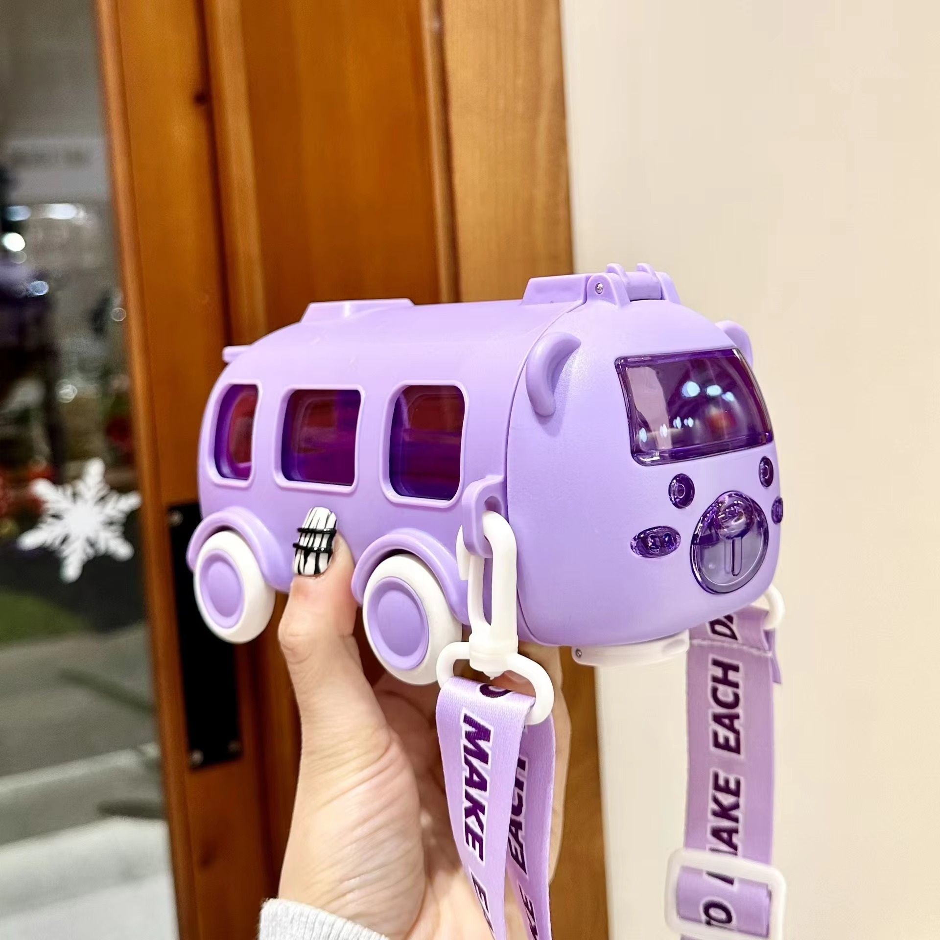 Kinder-Wasserflasche auslaufsicher mit Klappstrohhalm und Tragegriff