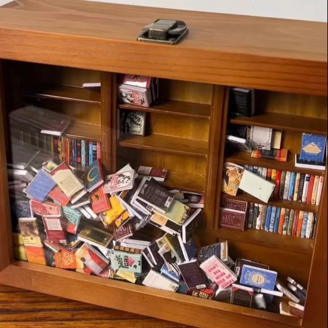 Miniature Bookshelf Handcrafted 200 Mini Books Pocket-Sized Desk Decor