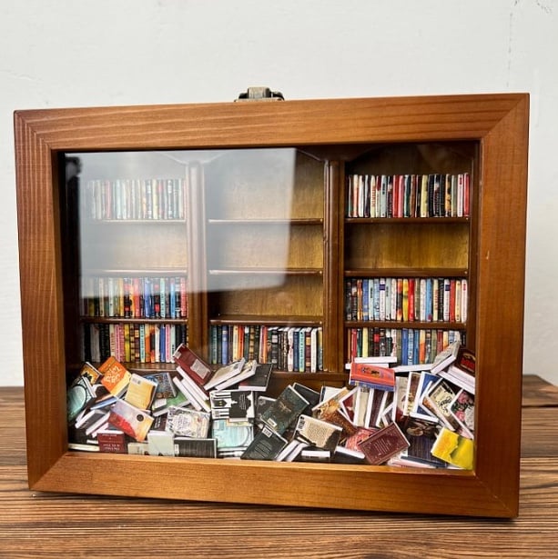 Miniature Bookshelf Handcrafted 200 Mini Books Pocket-Sized Desk Decor