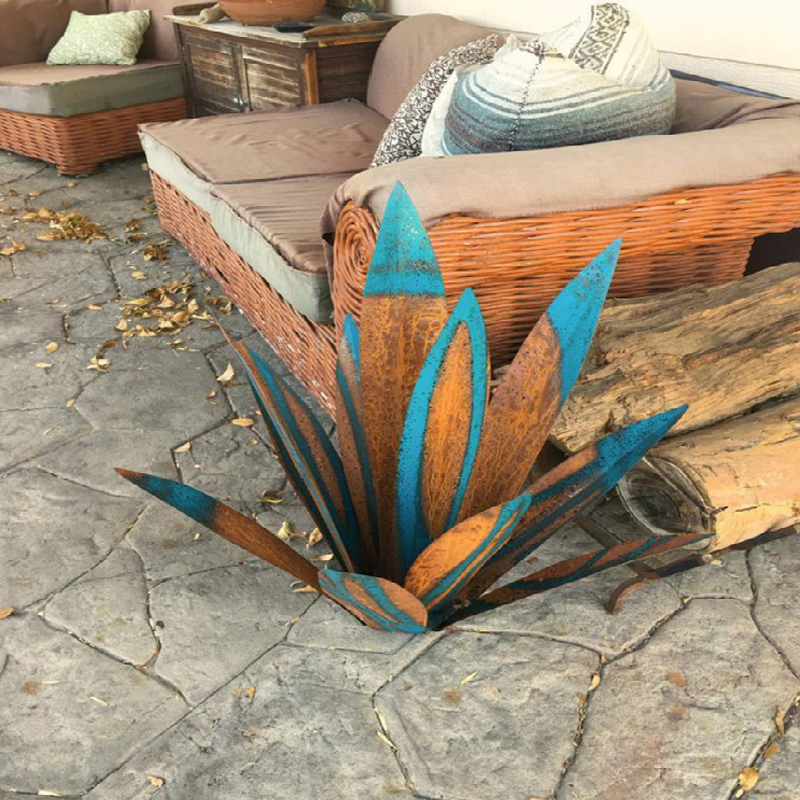 Outdoor Garden Light Handcrafted Metal Agave Solar-Powered & Weatherproof