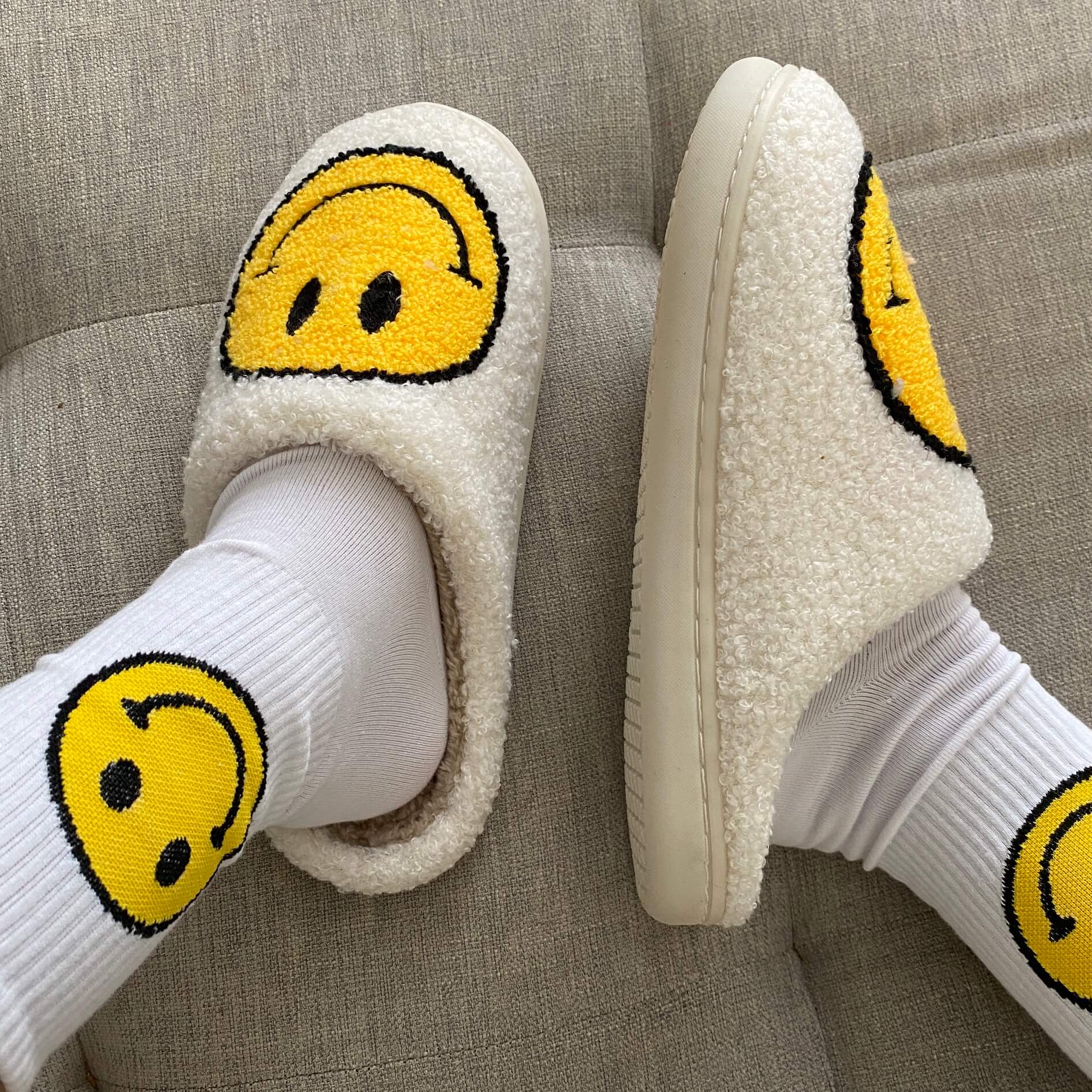 Plush Slippers Smiley Design Soft Lining Non-Slip Sole