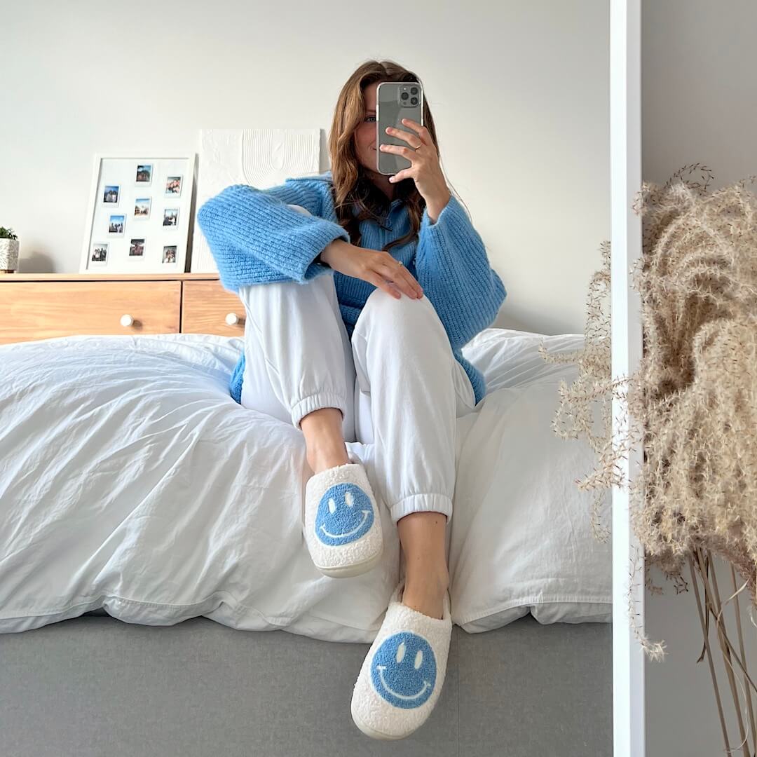 Plush Slippers Smiley Design Soft Lining Non-Slip Sole
