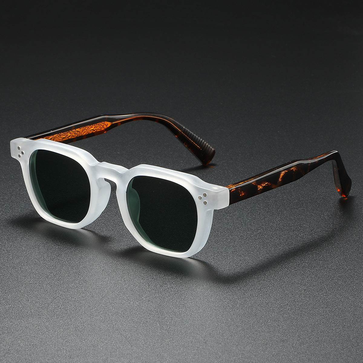 Sunglasses UV400 Protection & Scratch-Resistant Lenses