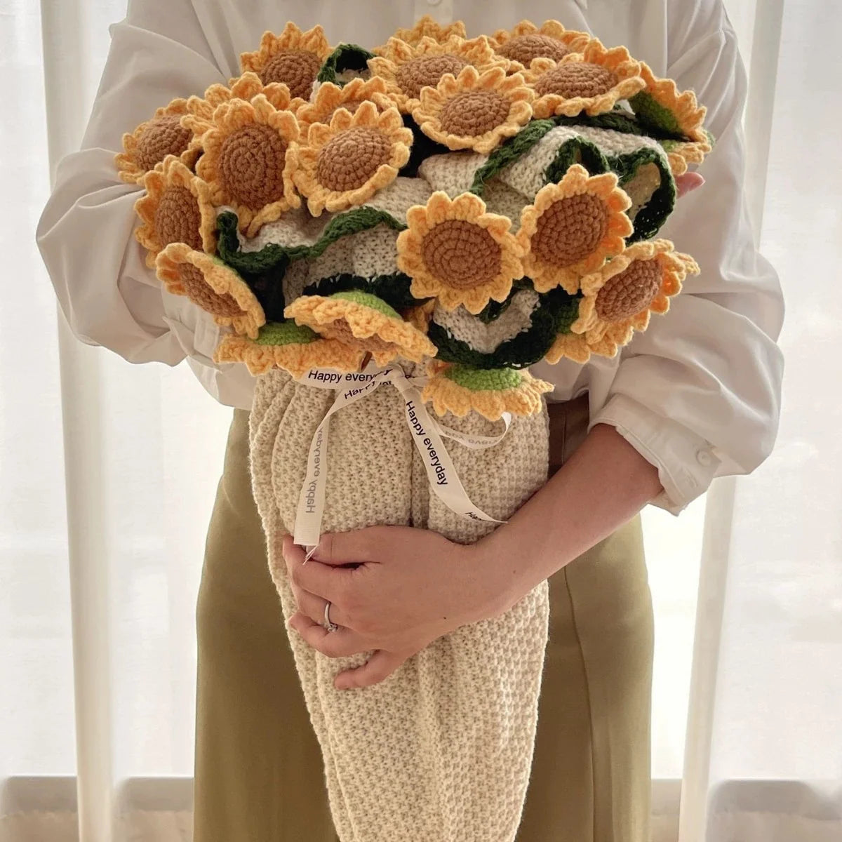 Throw Blanket Double-Knit Crocheted Flower Appliqués