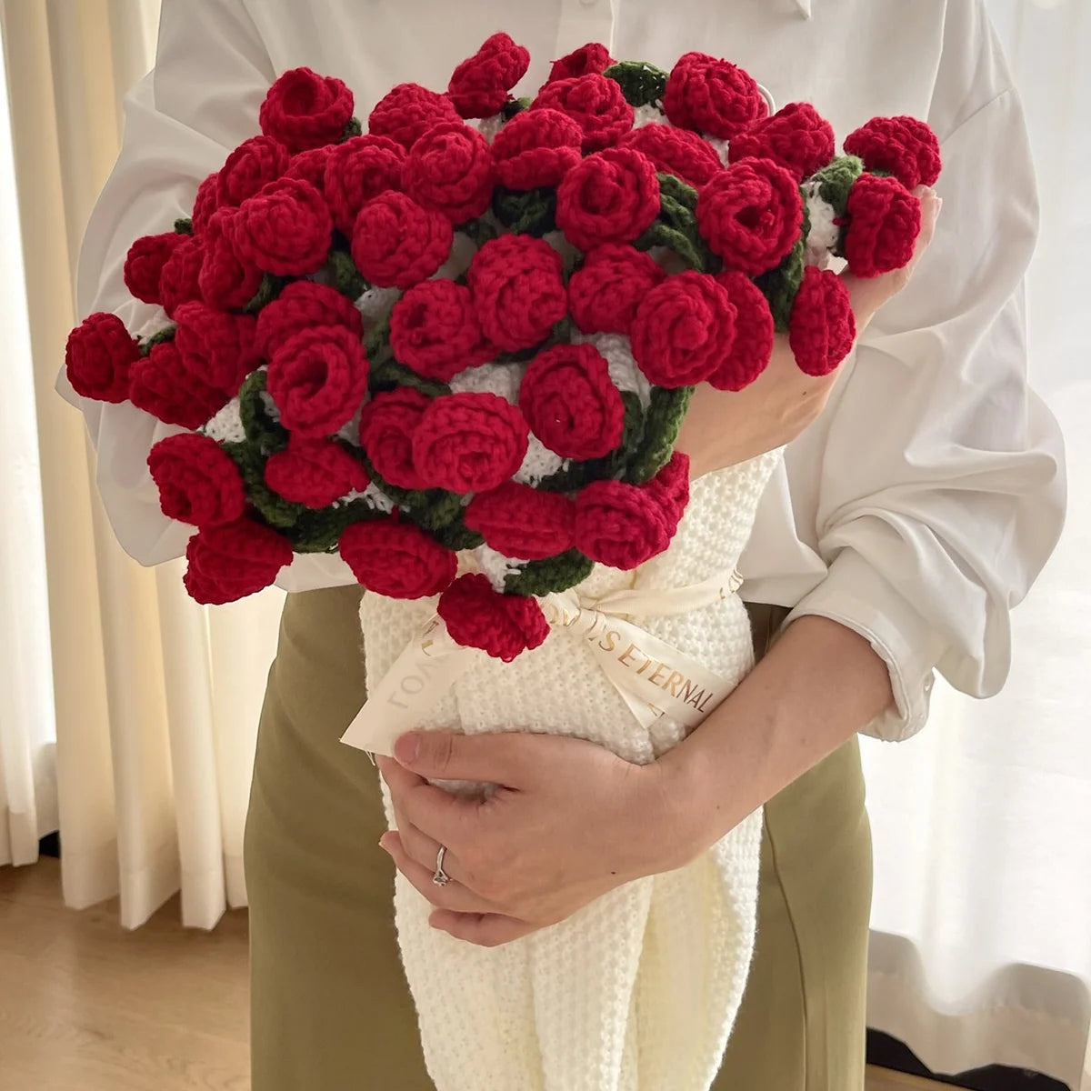 Throw Blanket Double-Knit Crocheted Flower Appliqués