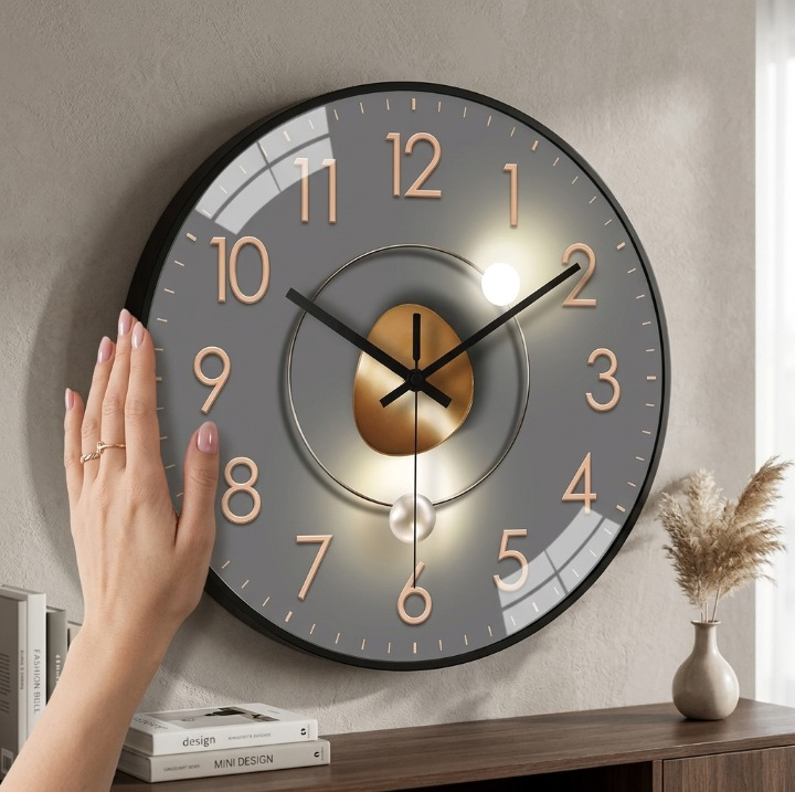 Wall Clock Silent Quartz Glass Cover & Metal Hands