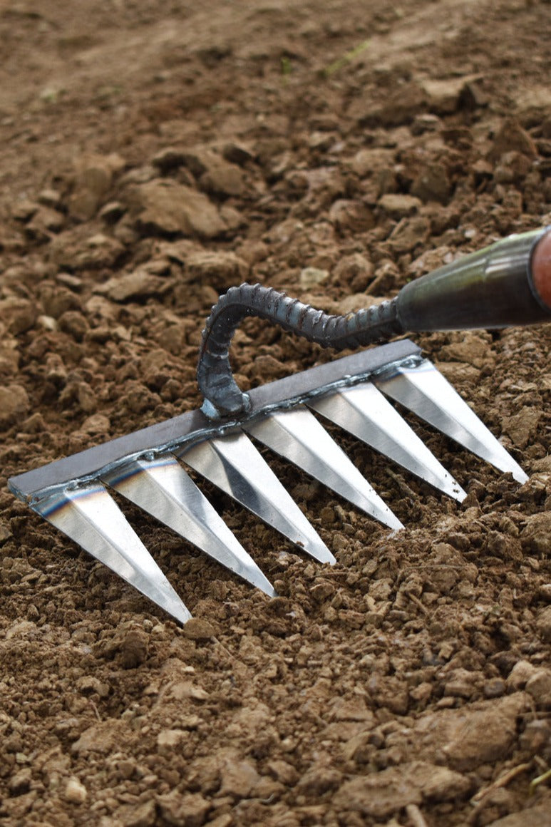 Weed Rake Carbon Steel Sharp Tines Rust Resistant