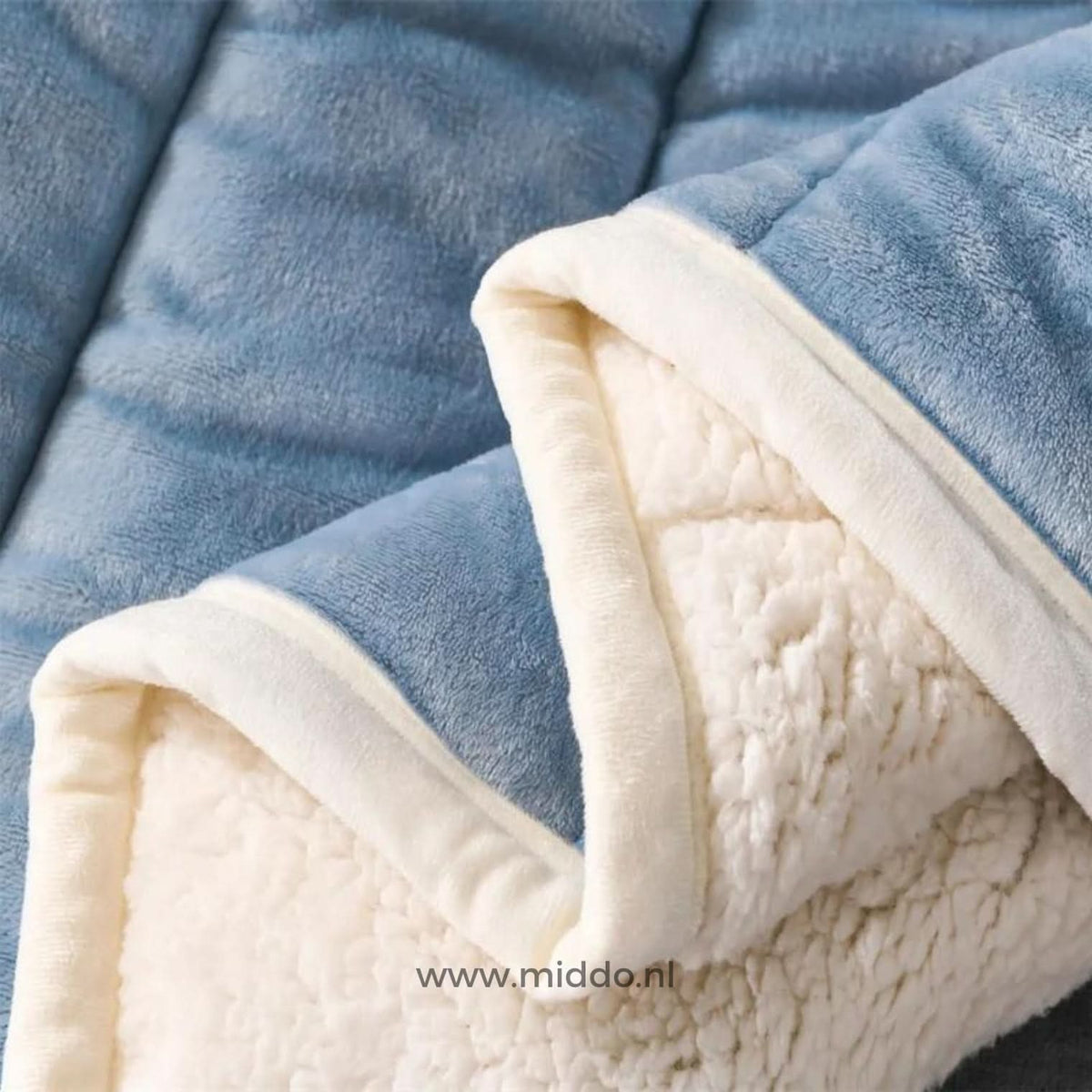 SNUGGLESOFT – Plush Wool Blanket for Ultimate Winter Comfort
