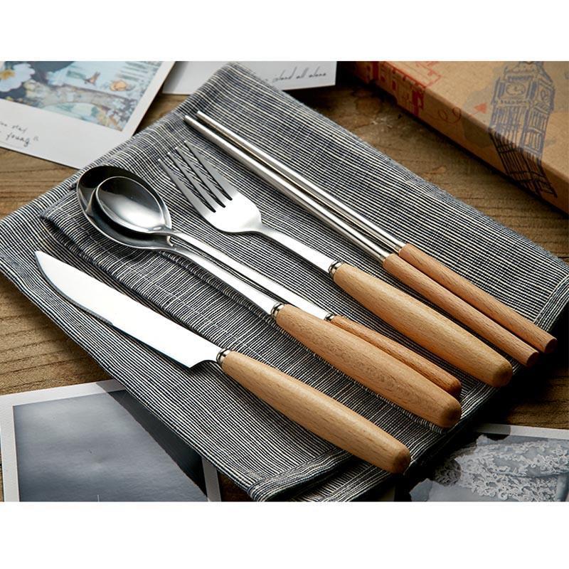 Sophisticated Dining Utensil Set | 5-Piece Wooden Handle Design