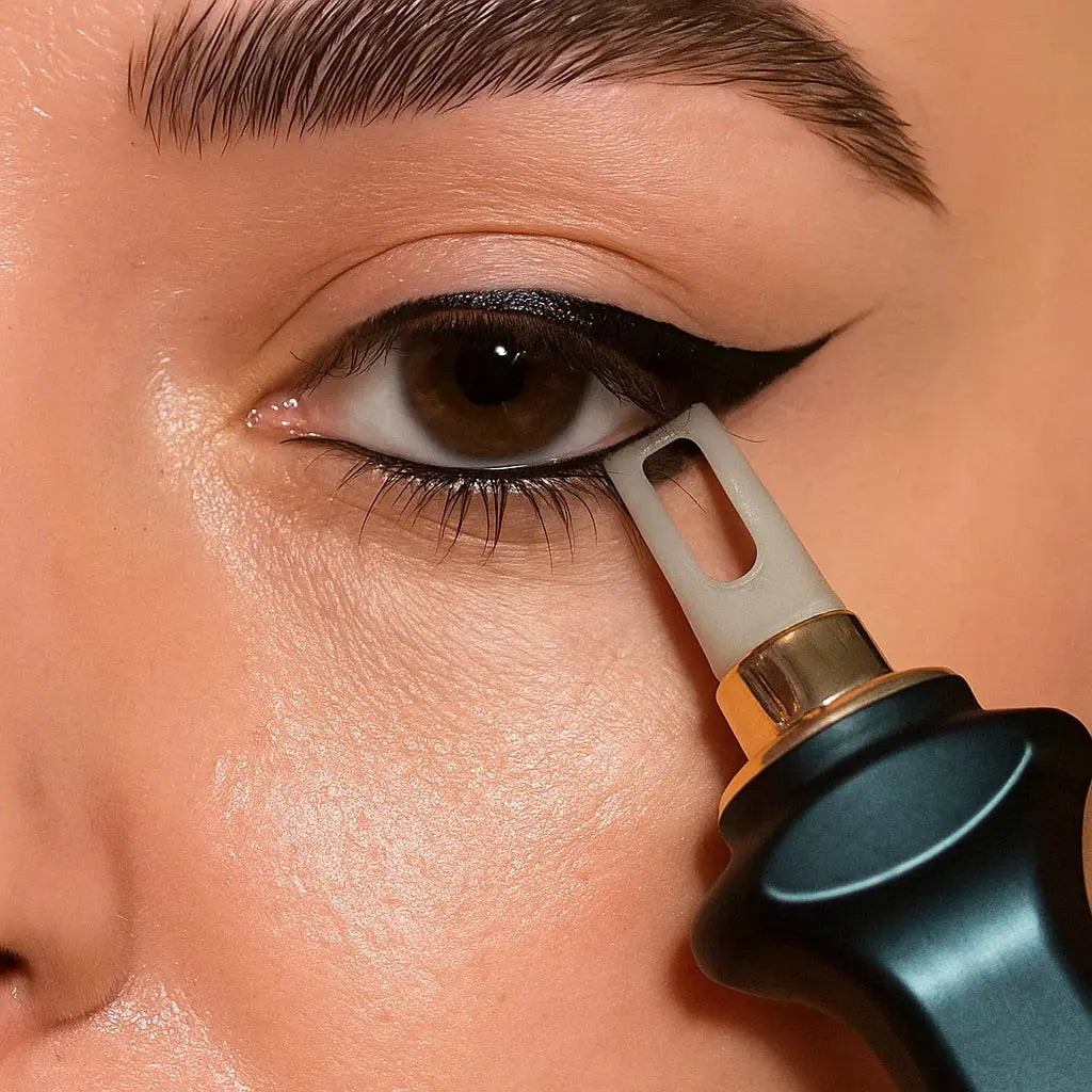 All-Day Wear Waterproof Gel Eyeliner Set with Easy Applicator