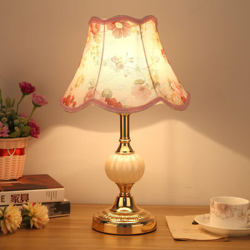 LuxeGlow | Chic Vintage-Style Glass and Fabric Table Lamp
