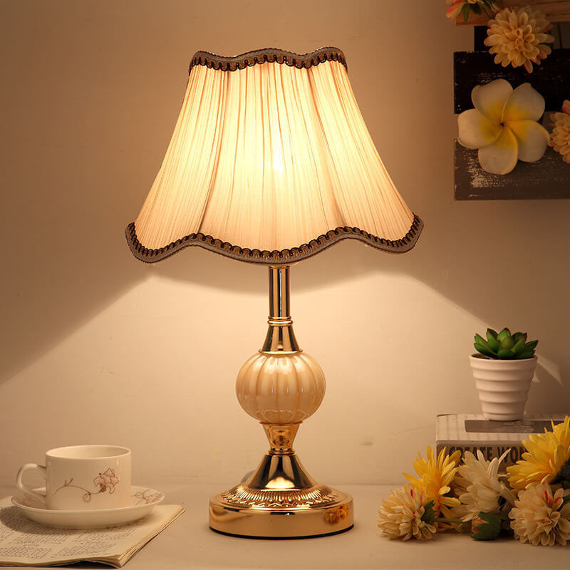 LuxeGlow | Chic Vintage-Style Glass and Fabric Table Lamp