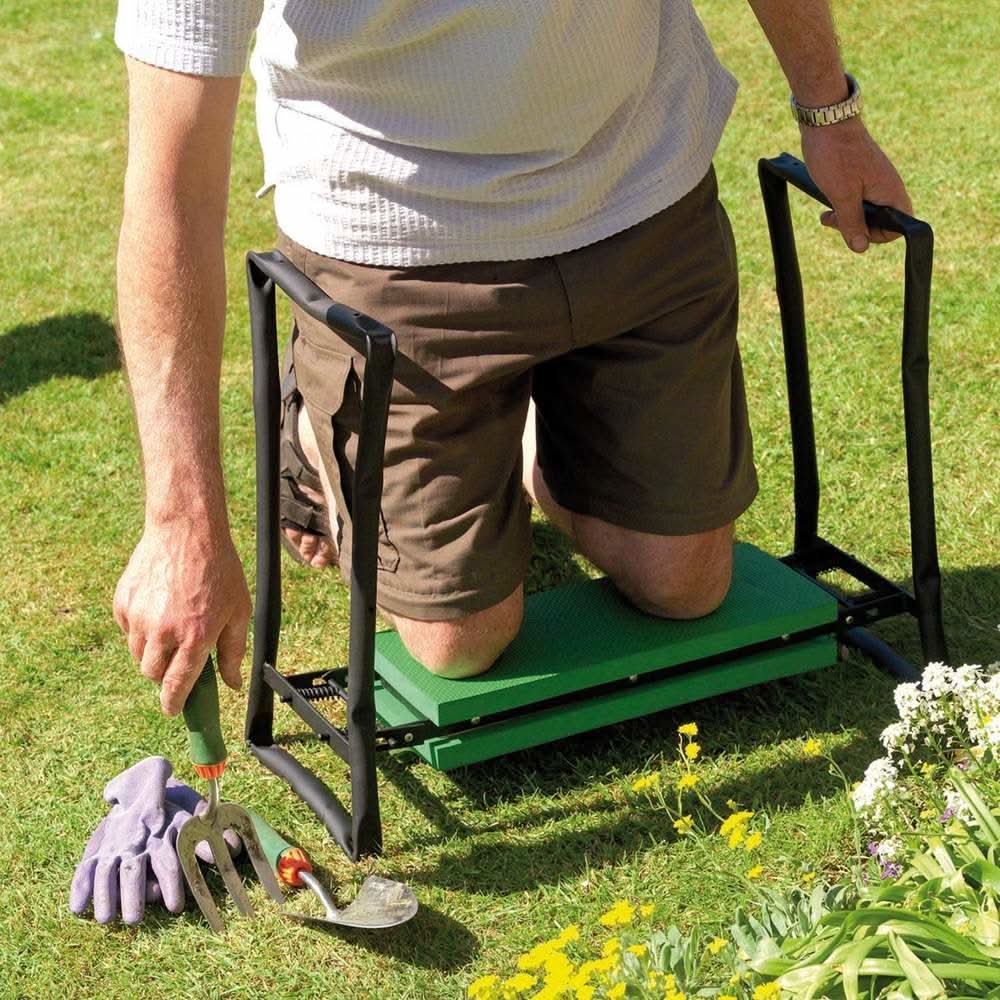 GardenEase - Versatile Seat and Knee Pad with Storage for Effortless Gardening