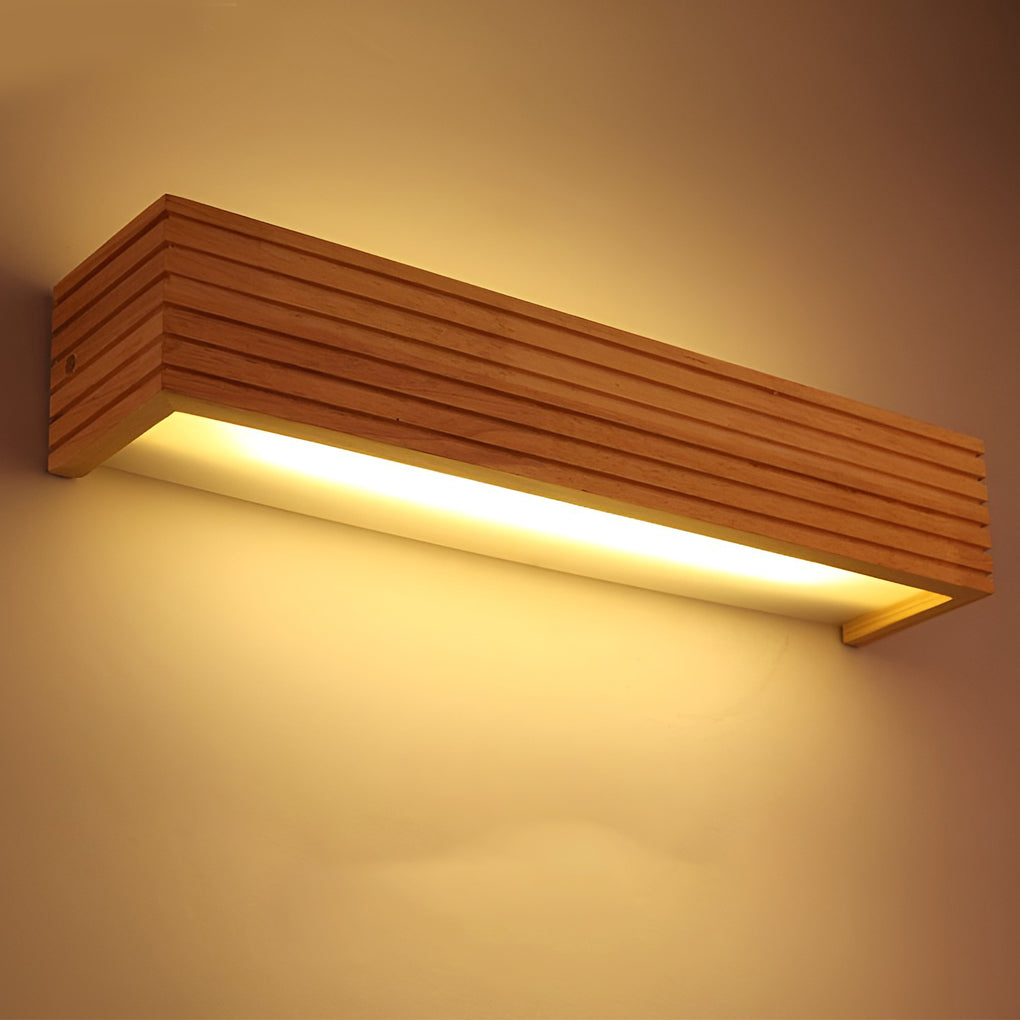 Elegant Wall-Mounted Light Fixture with Natural Finish