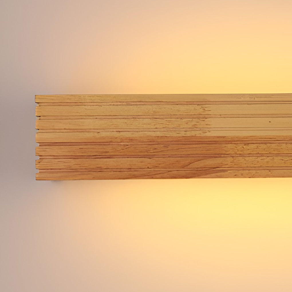 Elegant Wall-Mounted Light Fixture with Natural Finish